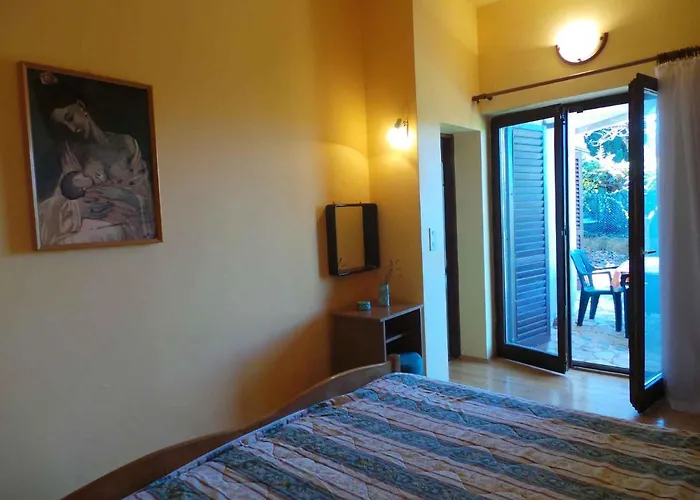 Apartment 2 *