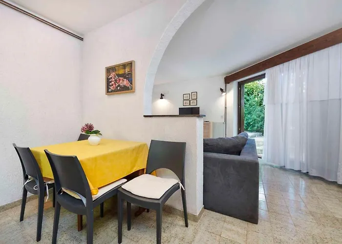 2 Apartment *