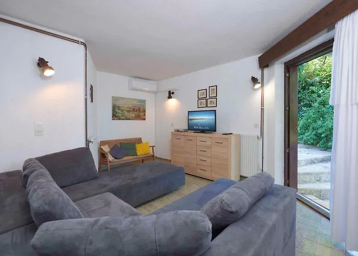 2 Apartment *